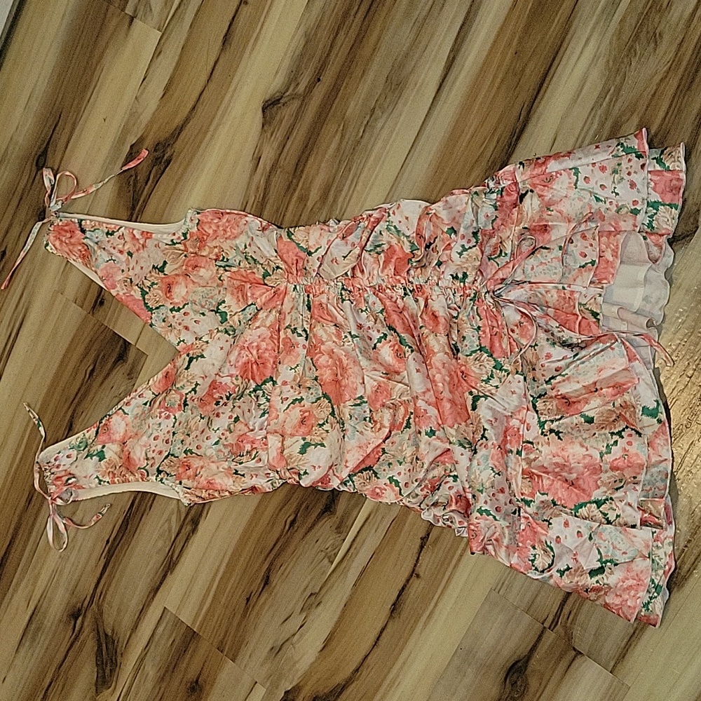 NWT Fanco Ruched & Ruffle Hem Floral Dress - Picture 2 of 16
